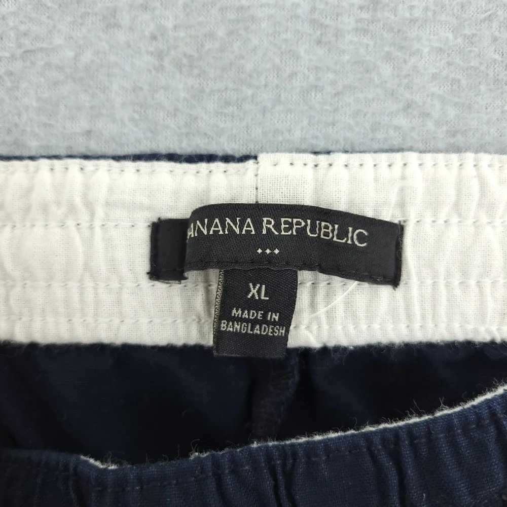 Banana Republic Deck Shorts Mens XL Blue Pineapple Print Cotton Chino 8